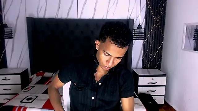 Snapshot of aston_xvera chatting on 09.12.25 aston xvera online show from 09.12.25