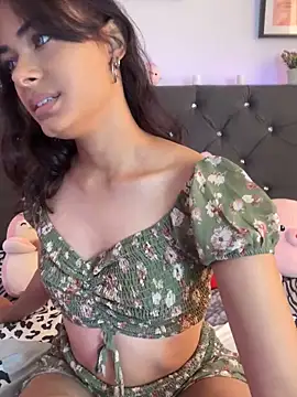 Im Lyan online show from 10.08.25