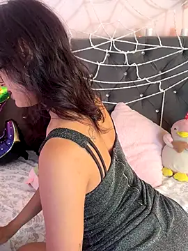 Im Lyan online show from 10.24.25