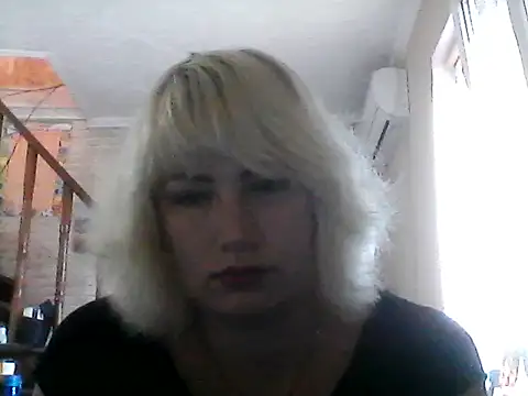 Snapshot of LallyLoveXx chatting on 09.09.25 LallyLoveXx online show from 09.09.25