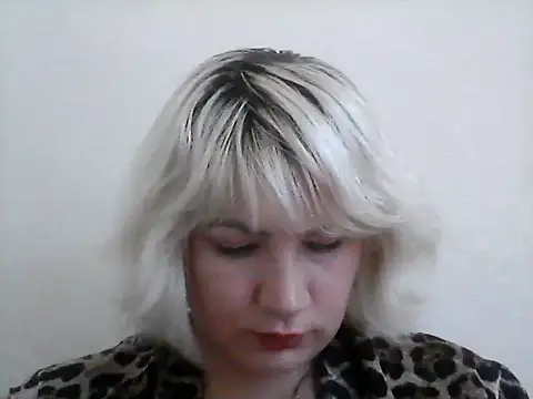Snapshot of LallyLoveXx chatting on 09.16.25 LallyLoveXx online show from 09.16.25