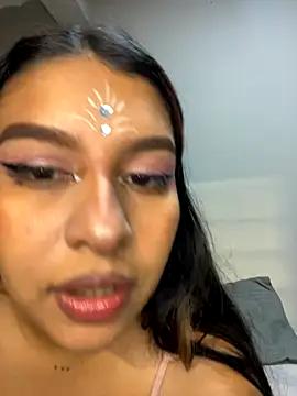  Chloe Smith online show from 09.27.25