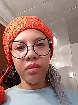 gigi1326 online show from 10.17.25