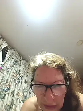 MaryLunne online show from 04.12.26