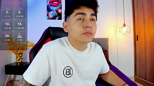 Snapshot of Nicolas_James_Sc chatting on 09.16.25 Nicolas James Sc online show from 09.16.25