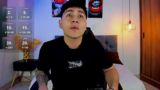 Snapshot of Nicolas_James_Sc chatting on 10.06.25 Nicolas James Sc online show from 10.06.25