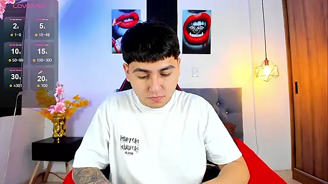 Snapshot of Nicolas_James_Sc chatting on 10.09.25 Nicolas James Sc online show from 10.09.25