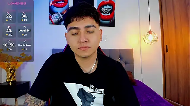 Snapshot of Nicolas_James_Sc chatting on 10.21.25 Nicolas James Sc online show from 10.21.25