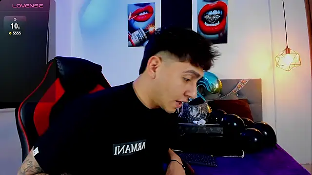 Snapshot of Nicolas_James_Sc chatting on 10.24.25 Nicolas James Sc online show from 10.24.25