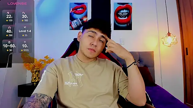 Snapshot of Nicolas_James_Sc chatting on 10.29.25 Nicolas James Sc online show from 10.29.25