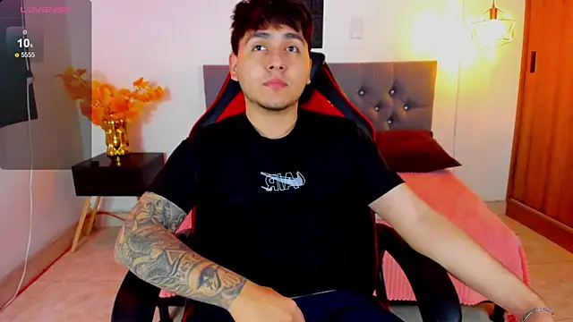 Snapshot of Nicolas_James_Sc chatting on 02.21.26 Nicolas James Sc online show from 02.21.26