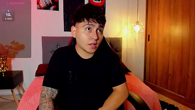 Snapshot of Nicolas_James_Sc chatting on 02.26.26 Nicolas James Sc online show from 02.26.26