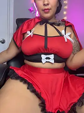 latina curvy22 online show from 10.31.25