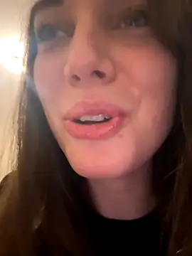 Petitbiscuit2B0 online show from 11.02.25