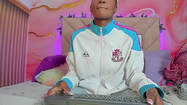 Taylor oriana  online show from 09.23.25