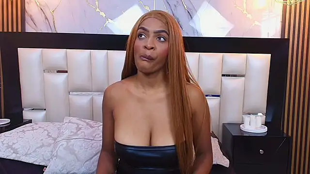 Snapshot of JanneCooper chatting on 10.20.25 JanneCooper online show from 10.20.25