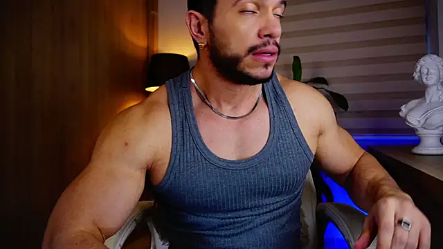 Snapshot of Erick_Thompsonx chatting on 10.10.25 Erick Thompsonx online show from 10.10.25