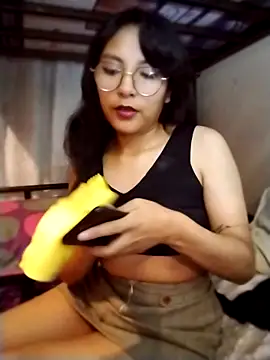 Snapshot of Regina_Shine chatting on 10.17.25 Regina Shine online show from 10.17.25