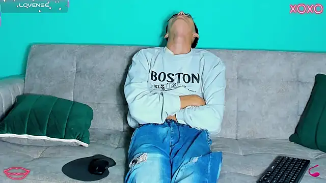 Maikol Ortiz online show from 10.08.25