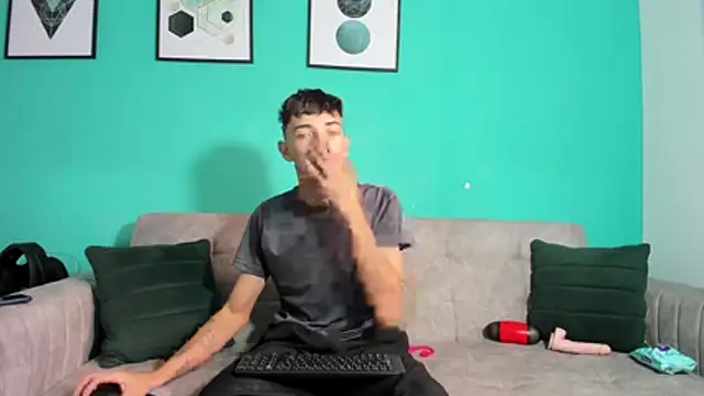 Maikol Ortiz online show from 02.08.26