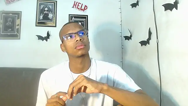 criss zuri online show from 10.29.25