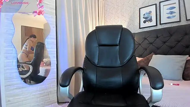 sophie  blare online show from 09.13.25