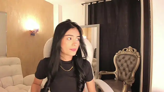 zoerouse  online show from 11.15.25