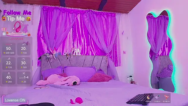 MeganRouss74 online show from 10.12.25