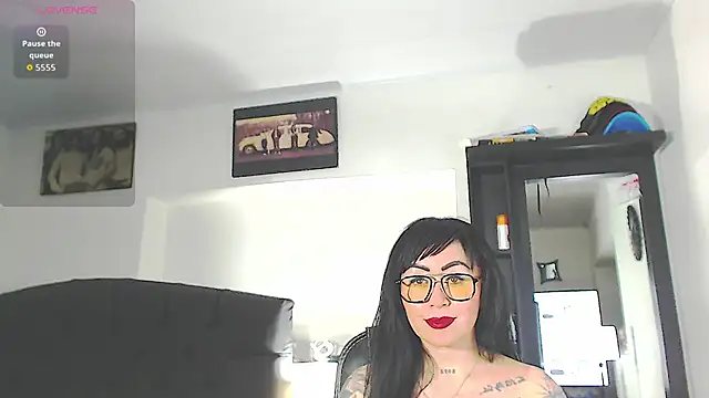 Vicky hotmilf online show from 11.24.25