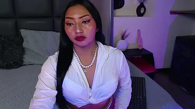 Isabella Diamon online show from 09.09.25