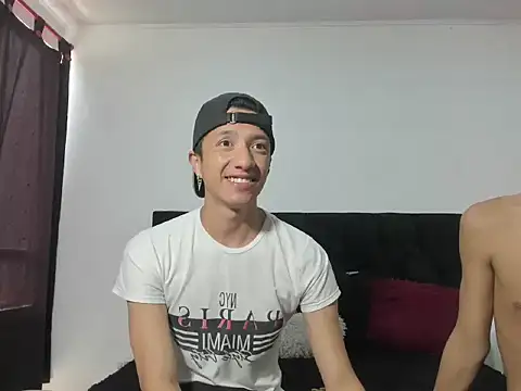 Snapshot of mhatias_ chatting on 09.20.25 mhatias online show from 09.20.25