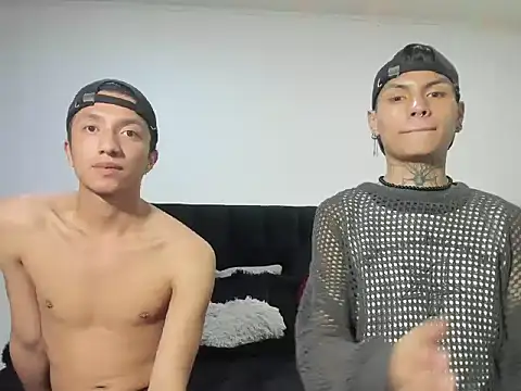 Snapshot of mhatias_ chatting on 10.02.25 mhatias online show from 10.02.25