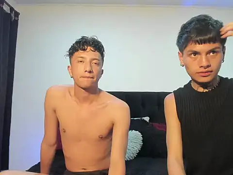 Snapshot of mhatias_ chatting on 10.08.25 mhatias online show from 10.08.25