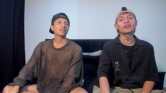 Snapshot of mhatias_ chatting on 10.30.25 mhatias online show from 10.30.25