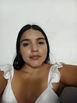 chloe 90 online show from 10.13.25