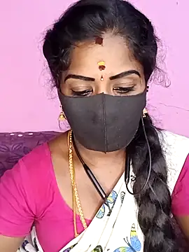 Snapshot of tamilammukuttyy chatting on 04.27.26 tamilammukuttyy online show from 04.27.26
