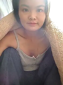 xinhxinhcute online show from 10.18.25