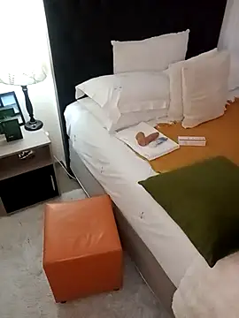 Creamy Chocolatex online show from 11.15.25