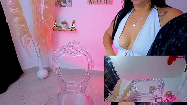 VioletaMedusa online show from 10.17.25