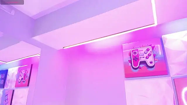 LindaWz  online show from 11.29.25