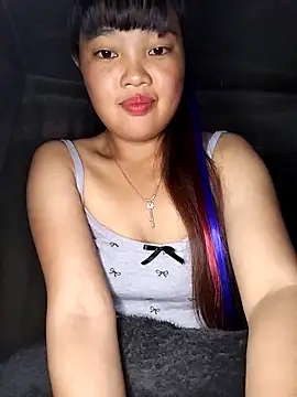 Snapshot of delwyn- chatting on 10.05.25 delwyn- online show from 10.05.25