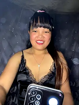 Snapshot of delwyn- chatting on 10.11.25 delwyn- online show from 10.11.25