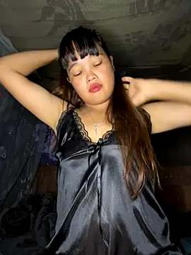 Snapshot of delwyn- chatting on 10.14.25 delwyn- online show from 10.14.25