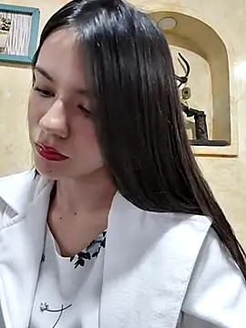 CHARLOTTE  05 online show from 09.15.25