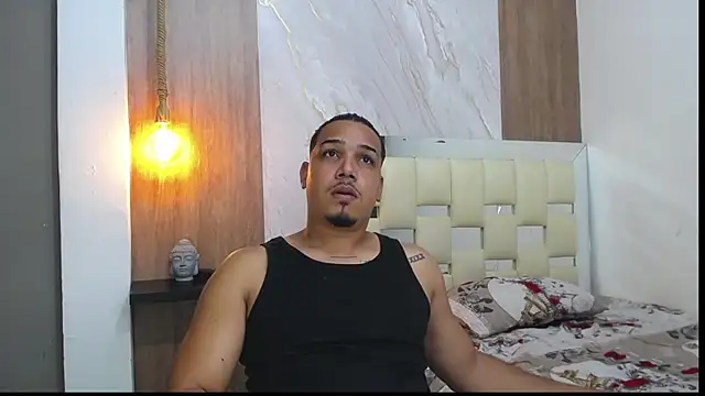 Snapshot of taylor_collins_ chatting on 09.28.25 taylor collins online show from 09.28.25