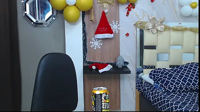 Snapshot of taylor_collins_ chatting on 11.18.25 taylor collins online show from 11.18.25