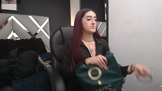 Miia bunny online show from 10.30.25