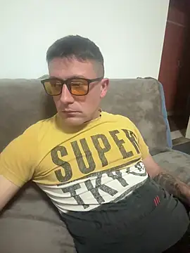 Snapshot of GsprDniel4 chatting on 12.15.25 GsprDniel4 online show from 12.15.25