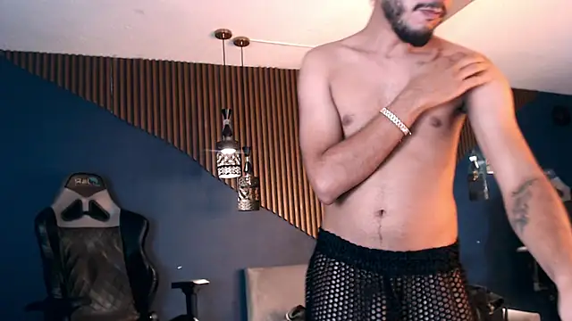 Snapshot of Boss_Domiinator chatting on 09.19.25 Boss Domiinator online show from 09.19.25