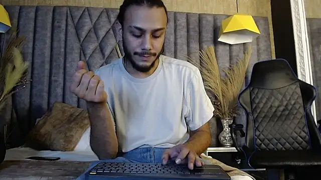 Snapshot of Boss_Domiinator chatting on 10.06.25 Boss Domiinator online show from 10.06.25